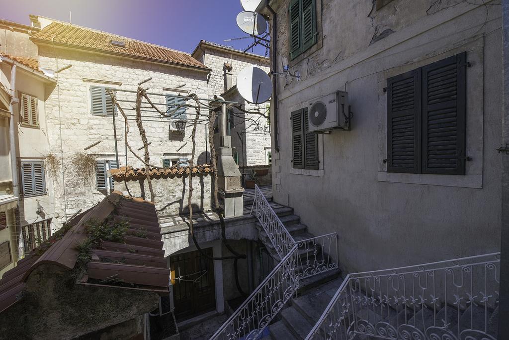 Apartments Leo Kotor Extérieur photo