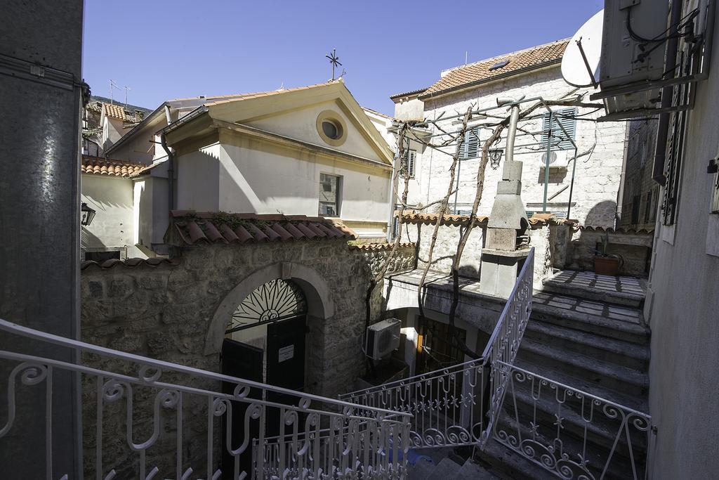 Apartments Leo Kotor Extérieur photo